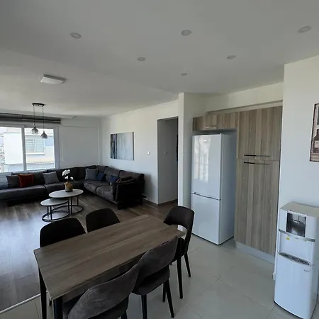 Luxurious 3-bedroom Seaview Penthouse With Panoramic Sea Views At Kyrenia Center Apartament Kirenia
