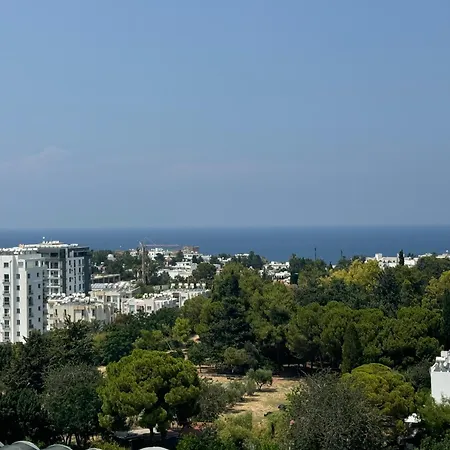 Apartament Luxurious 3-bedroom Seaview Penthouse With Panoramic Sea Views At Kyrenia Center Kirenia