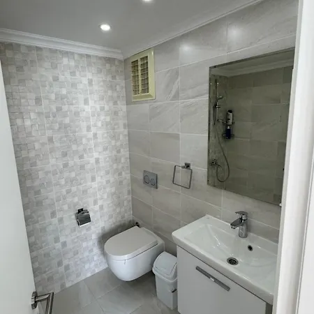 Luxurious 3-bedroom Seaview Penthouse With Panoramic Sea Views At Kyrenia Center Apartment