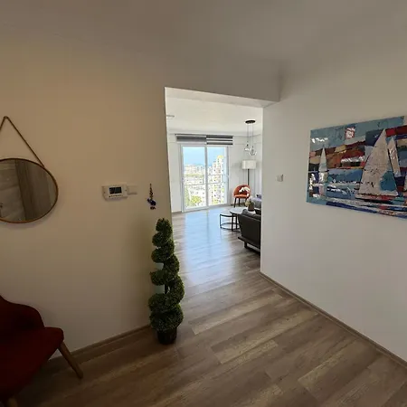 Apartment Luxurious 3-bedroom Seaview Penthouse With Panoramic Sea Views At Kyrenia Center Kyrenia (Northern Cyprus)